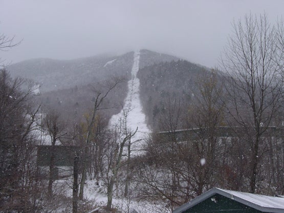 Smuggler's Notch, VT Looking up Madonna Liftline, picture taken October 29, 2008 Smugglers' received 3 inches of fresh snow over the past 24 hours, which motivates all of…