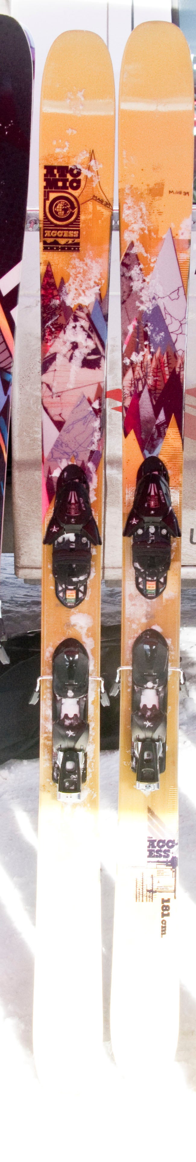 Atomis Access A new model for 10-11, the Atomic Access is an entry level powder ski. With 100mm underfoot and substantial tip and tail rocker the Access is far…