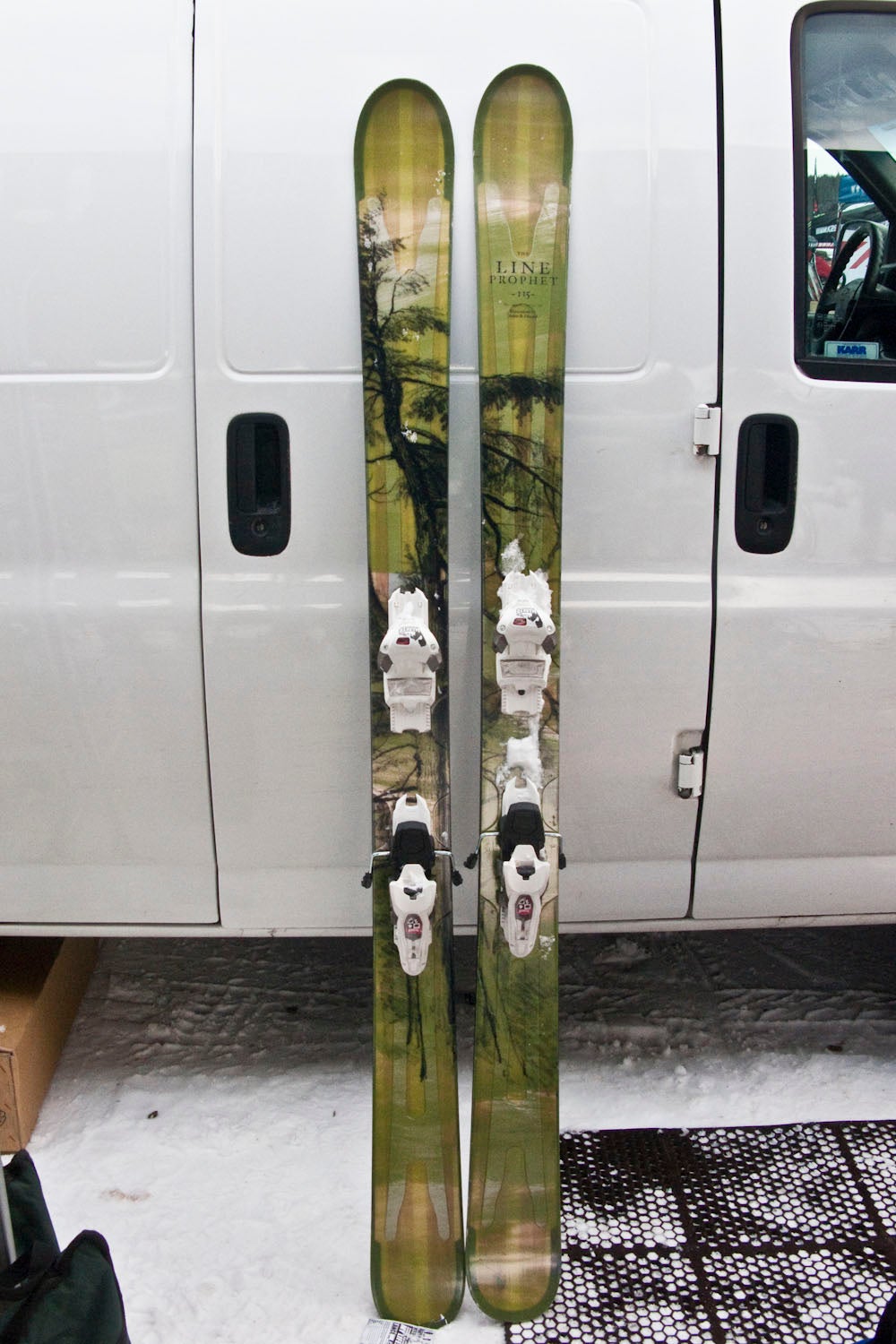 Line Prophet 115 Line has added another model to their Prophet line. The Prophet 115 will be the fattest ski in the Prophet series along with the slightly narrower…