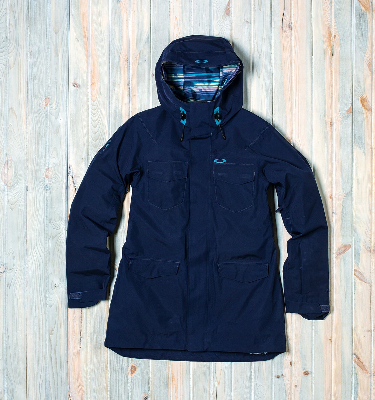 OAKLEY ECHO GORE-TEX BIOZONE JACKET From the pro series of Grete Eliassen, Norwegian former ski racer and X Games SuperPipe athlete, comes the Echo: an urban-styled two-layer Gore-Tex…