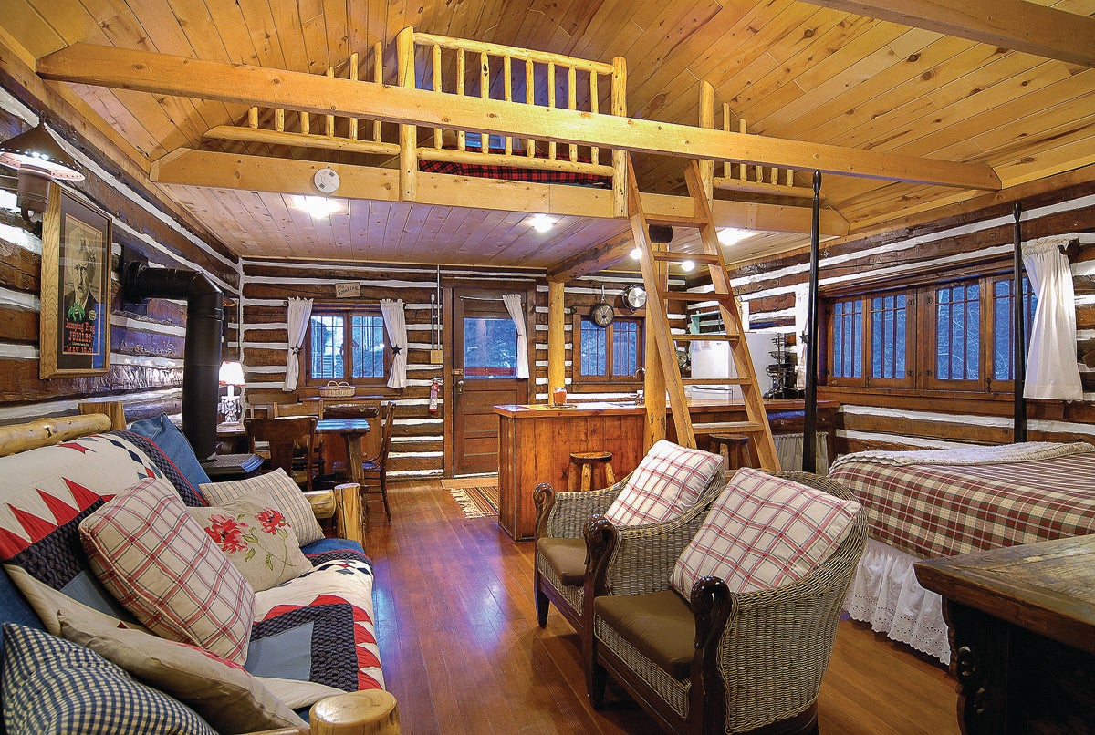 SKI1016_SCE_PioneerHut.jpg None