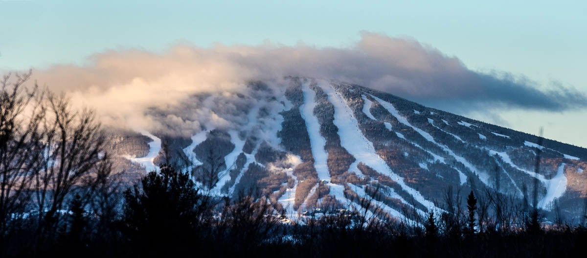 SKI1017_RGE_STRATTON_CourtesyHubertSchriebl resort guide 2018 stratton overall