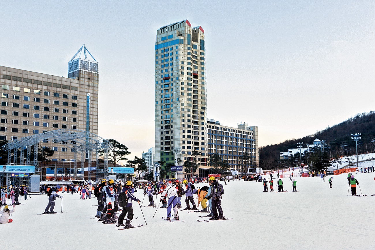 SKI0118_OLY3_PhoenixParkSkiResort Bokwang Phoenix Snowpark is about a two-hour drive from Seoul and features 21 trails, ski-in/ski-out condos, and a water park. If you can't sleep,…