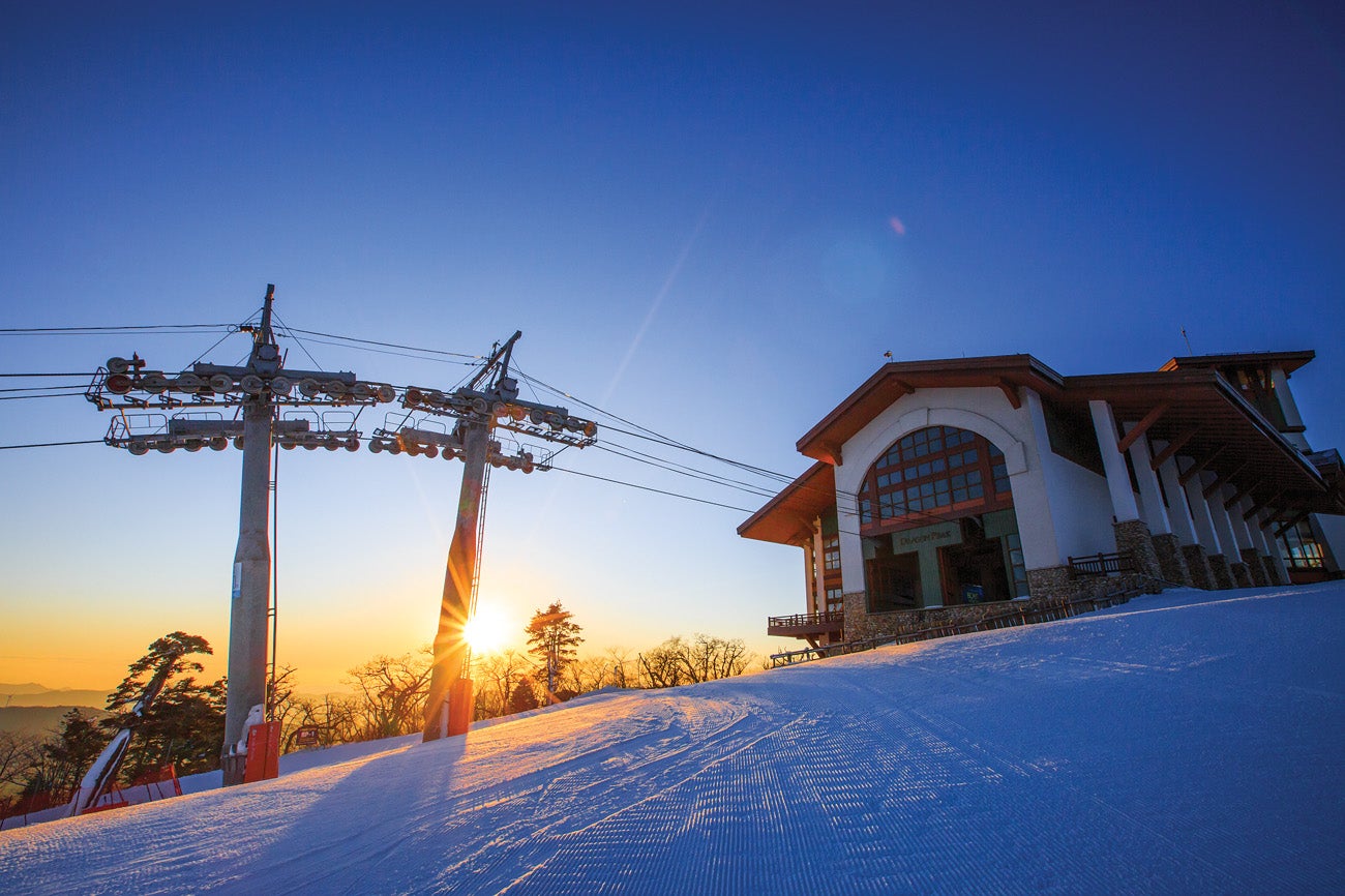 SKI0118_OLY6_YongpyeongResort The terminus of the Rainbow Gondola atop Dragon Peak at Yongpyong Resort. Yongpyong is the largest ski resort in Korea.