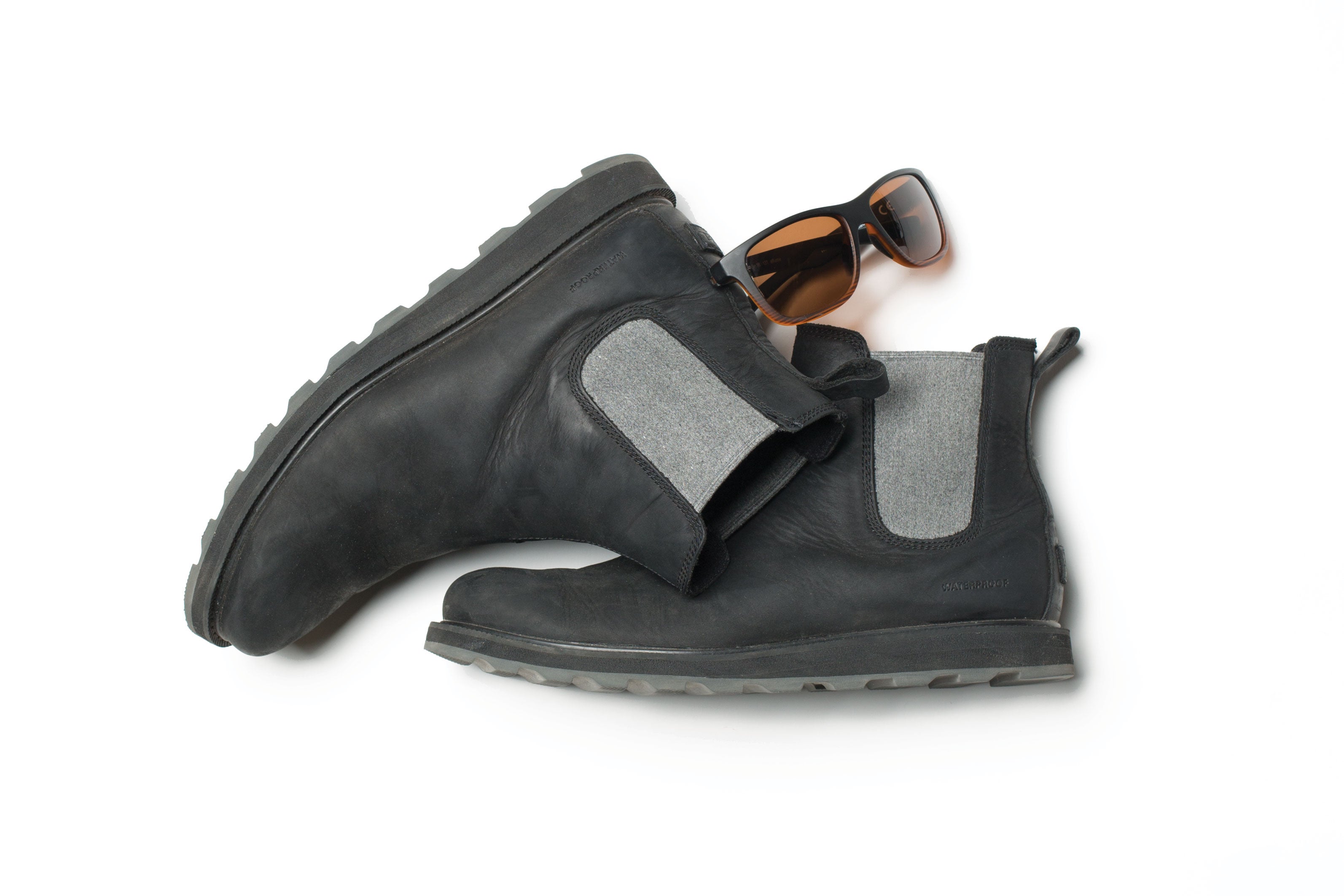 SKI0218_CHI_Gear_Sorel Sorels and Zeal Optics