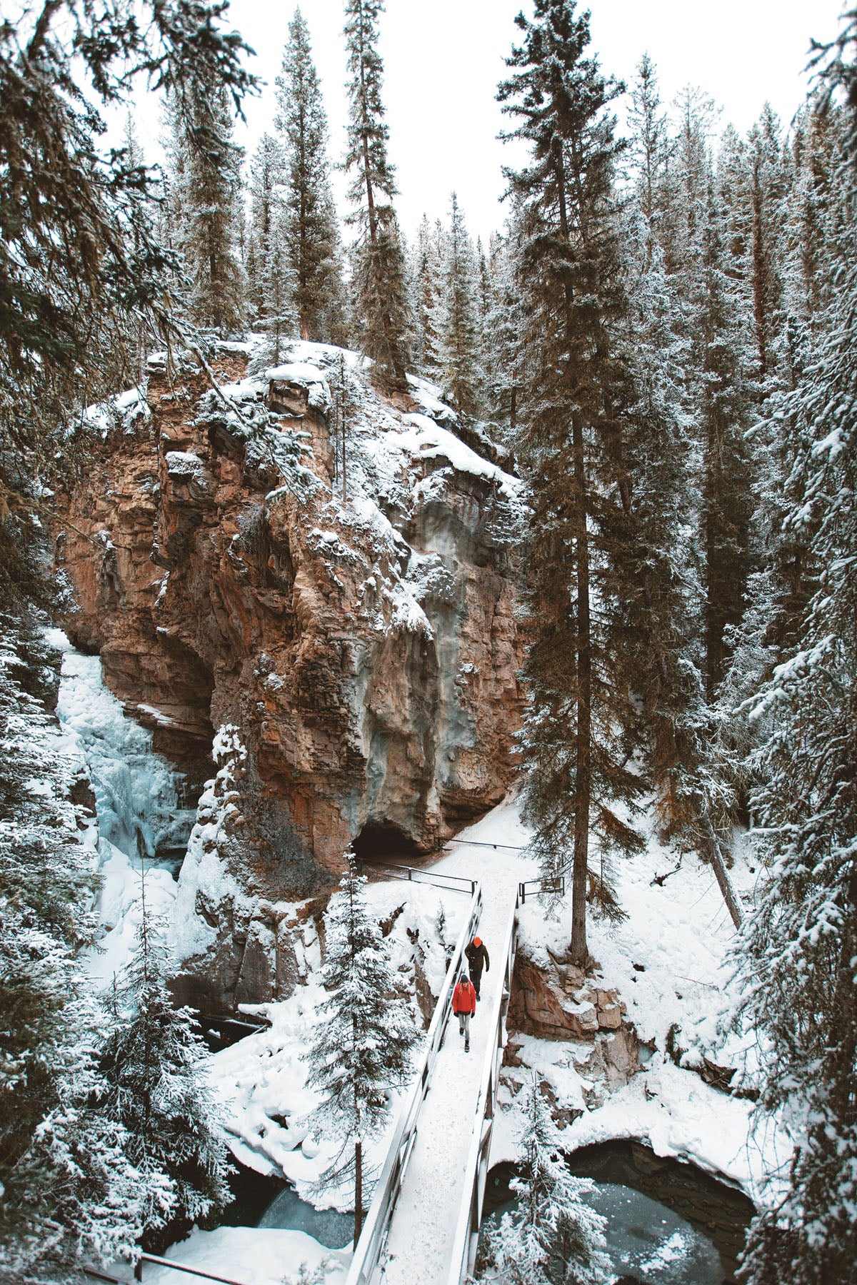 SKI1018-Town-Banff1-JohnstonCanyonIceWalk Johnston Canyon Ice Walk