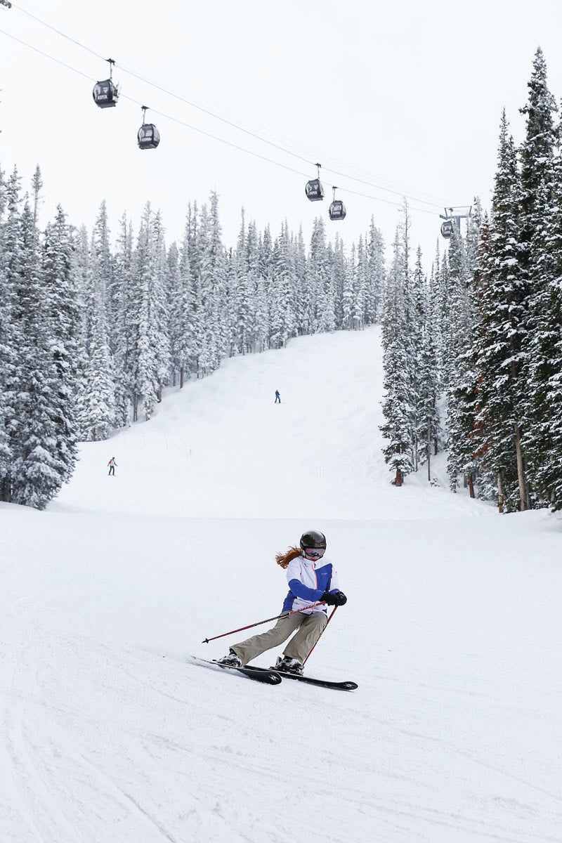 SKI1116_Aspen_Gay_Ski_Week12 Grace Cutts skiing in Aspen