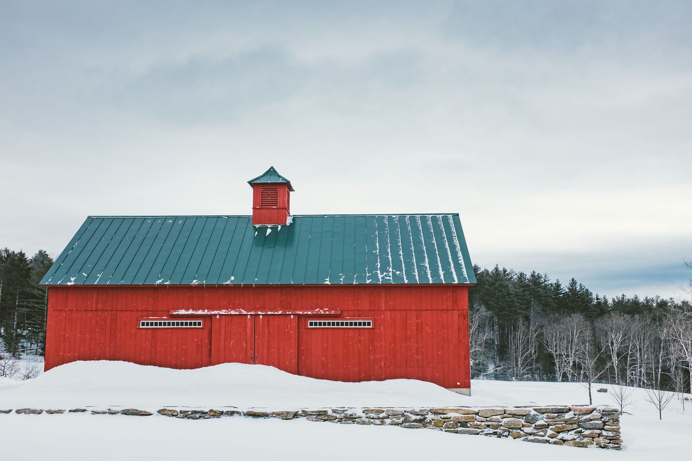 WEB JCash_Stratton_DSF4805 copy Red barn in snow in Stratton, Vermont