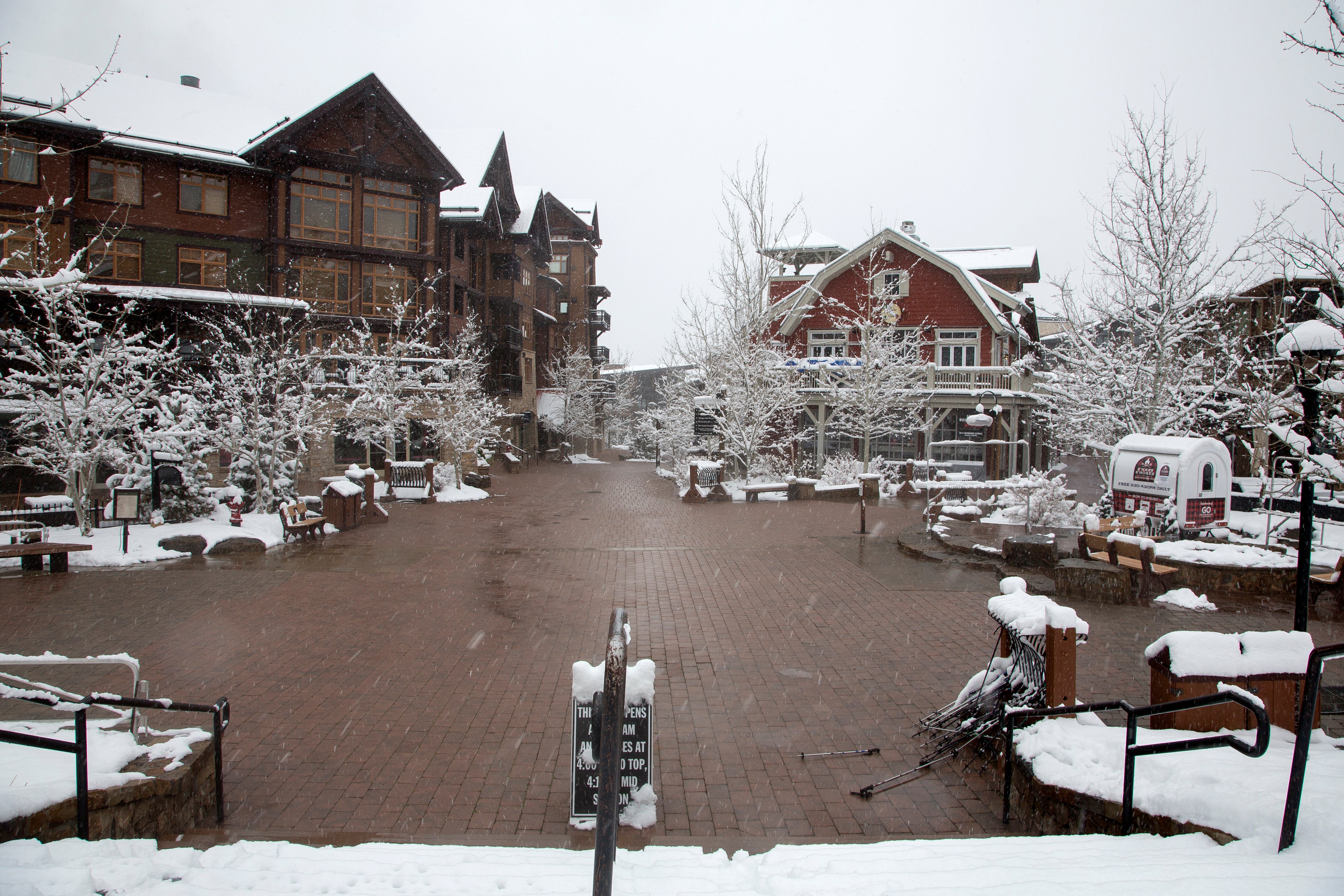 02-3-19-20-ResortClosure-BrookeWarren Snowmass village during COVID