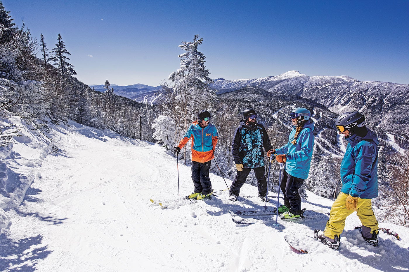 SKI1018-RG-SmugglersNotch Crew at Smugglers Notch