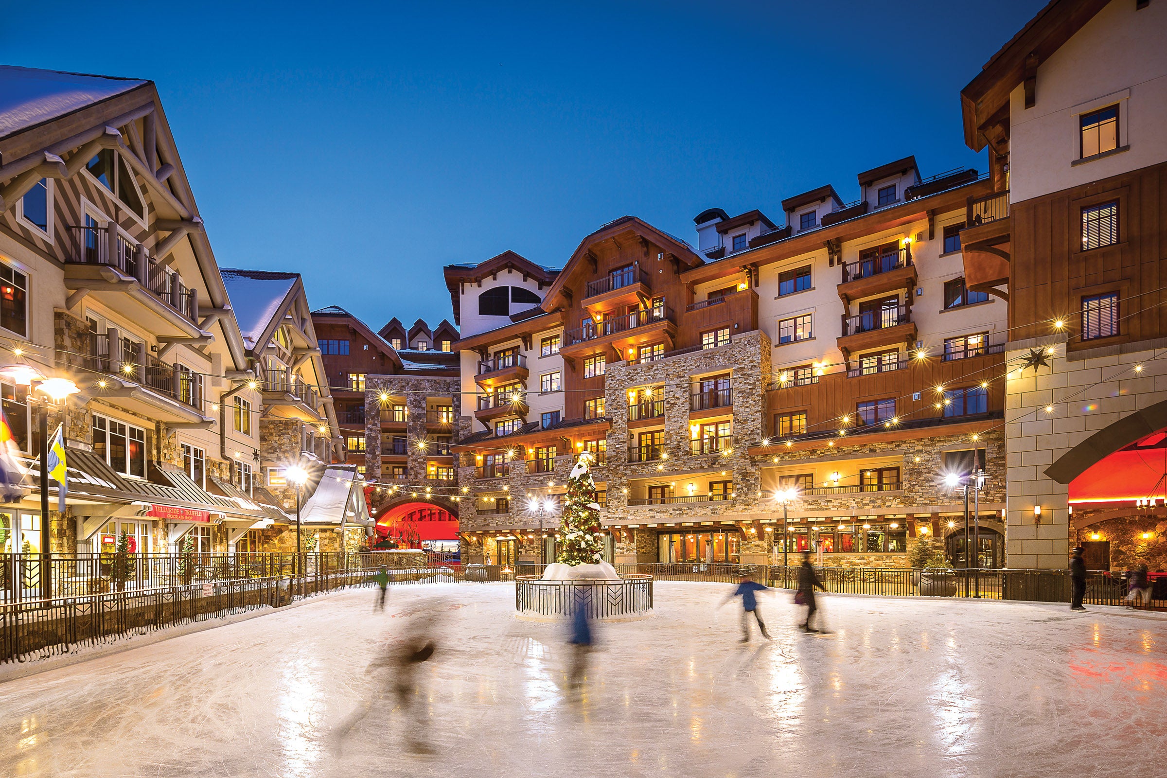 SKI1220-EC4-ResortActivities-IceSkating Ice rink at Mountain Village, Telluride, Colo.