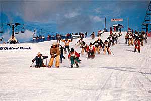 Jonny Moseley in Cheap Ski Movie Who are the two actors playing these Wayne and Garth characters? And what other big names appear in the film?They’re not really actors. There’s Matt…