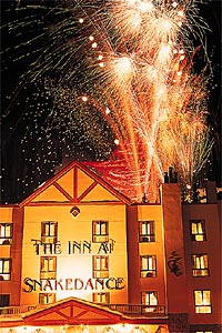 taos pic F 1000 The Inn at Snakedance may be relatively new, but it draws on the roots of its predecessor, the original Hondo Lodge. (Photo by Ken Gallard)