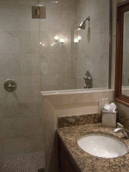 Room for Two Two can fit in this shower. Honeymoon retreat, anyone? Photo: Ben Rifkin