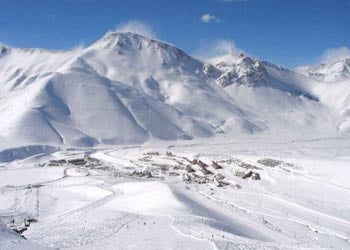 Snowfall Las Leñas averages a hefty 393 inches of snowfall every year.PHOTO: Las Leñas