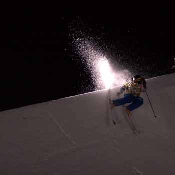 Night Pipe Throw that spray!PHOTO: Paco