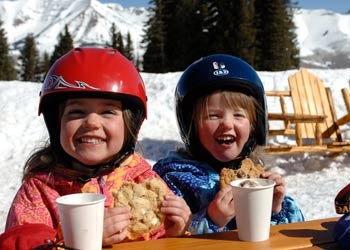 Après Event As one of the last days of Vail's season wrapped up on Saturday, skiers and snowboarders flocked to Golden Peak for the World Pond Skimming…
