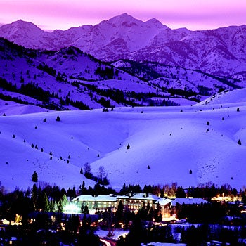 5. Sun Valley, Idaho Sun Valley has a wealth of restaurants, both fine dining for a romantic date and casual family-friendly hotspots. To play it fancy, visit the Lodge…
