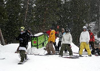 Shot-ski It Up If you’re gonna take a shot, make your friends do it too with a homemade shot-ski. Get a few shot glasses together, superglue them to an old ski,…