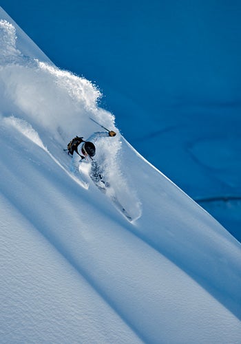 CATEGORY: POWDER, Runner-Up Powder Tips8. Pop out of your ski in powder? Jam the tail into the snow, to the heelpiece of the binding, so the tip is pointing up at a 30-degree…