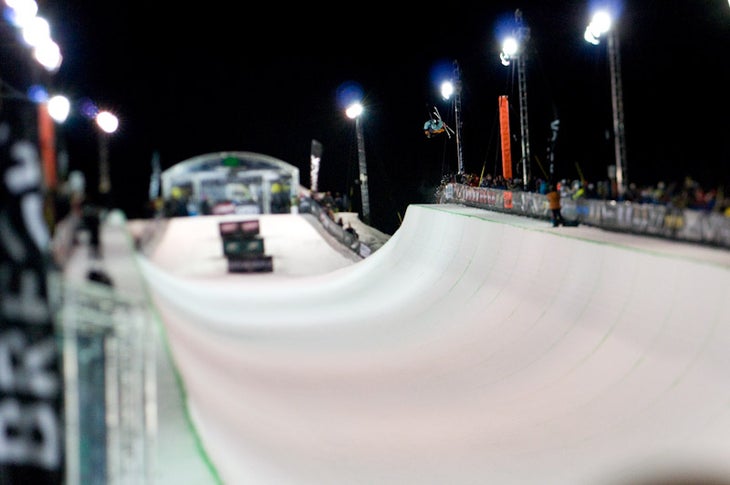 Superpipe, Dew Tour When New Zealander Jossi Wells clicked into his bindings at the top of the superpipe finals at the Breckenridge Dew Tour on Saturday night, he had a…