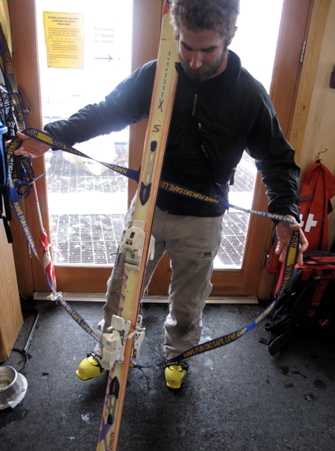 How to Carry Your Skis on a Bootpack: Step 1 If you're at Aspen Highlands, ride to the top of the Deep Temerity or Loge lift, and head toward the ski patrol shack. Go inside. Ask to buy one of…