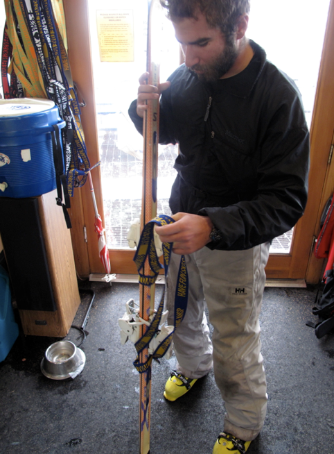 How to Carry Your Skis on a Bootpack: Step 3 If the loop is too loose, wrap the straps around again. This technique is specifically for wearing it diagonally over your head and shoulders and…