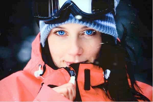 Roz Groenewoud, pro skier We asked for your help coming up with questions to ask pro freeskier Roz Groenewoud. And you delivered. The person who asked the best question…
