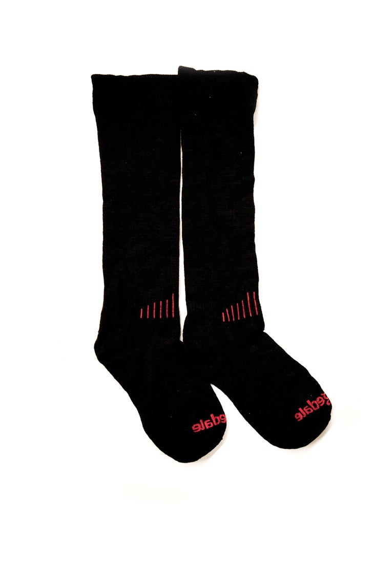Bridgedale Bridgedale’s Lightweight Control Fit slips friction-free into tight-fitting boots. Cushioning is thickest in the shin and thinnest in the calf—just…
