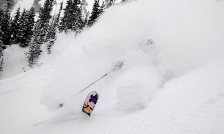 Niall Testing Float Skiing's photo editor, Niall Bouzon, on a pair of Atomic Blogs, which are 110 millimeters underfoot. The rockered tip and tail stay afloat in powder,…