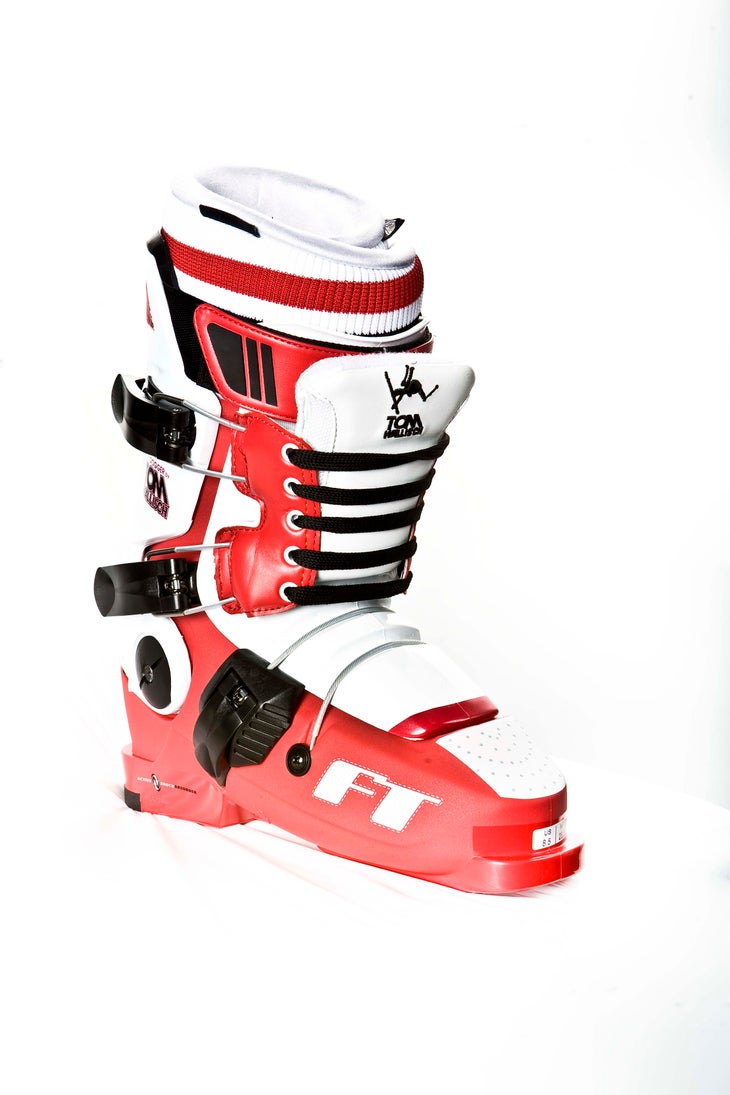 Full Tilt Dogger These three-piece freestyle boots were designed with help from pro skier Tom Wallisch. They've got a shock absorbing bootboard for stomping big…