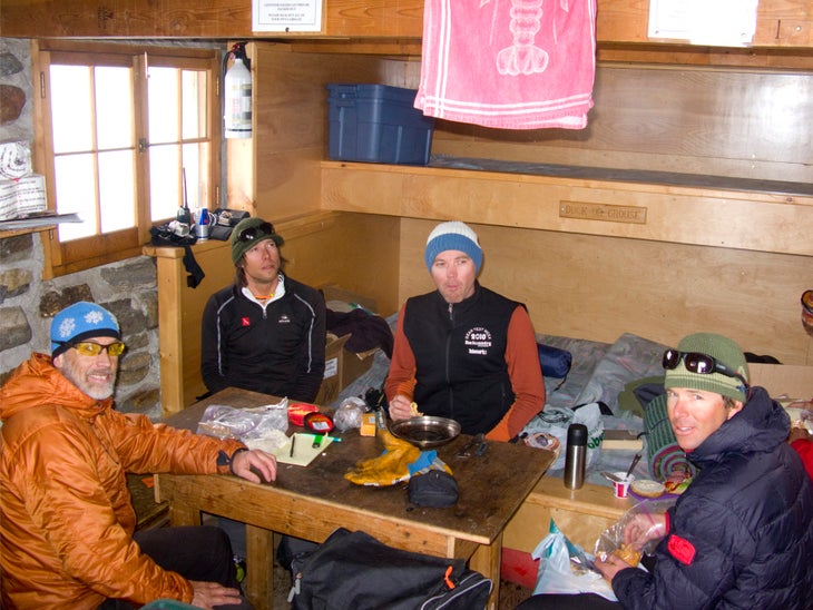1673.jpg What's for dinner? Why, it's roasted leather glove. Inside the Great Cairn Hut, our first night in the backcountry.