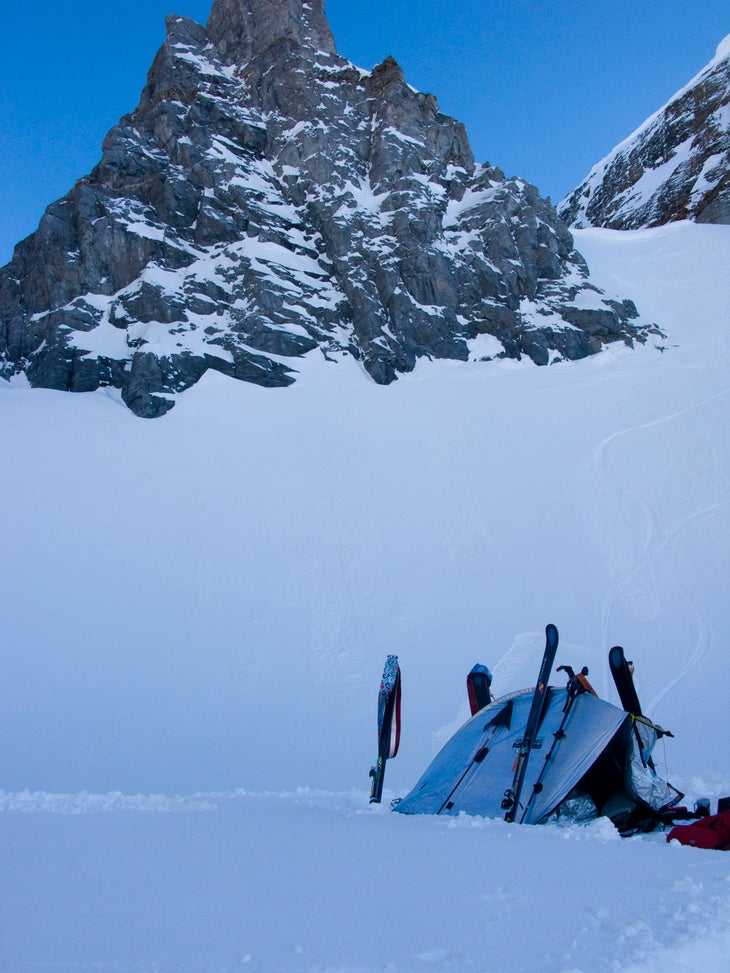1692.jpg Brrr. It was fricken freezing that night. Lucky for Davenport, he shared this microscopic tent with photographer Art Burrows. They're quite attracted…