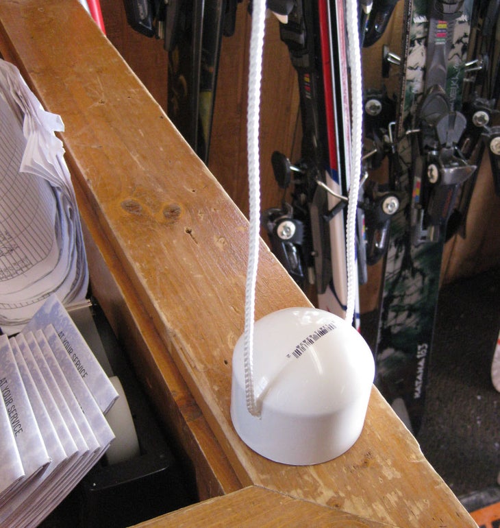 Can as a Lift Piece This is the key to making it work. Tether a nylon cord to an end cap that is smaller in diameter than the tube. Although a flattened can is all we…