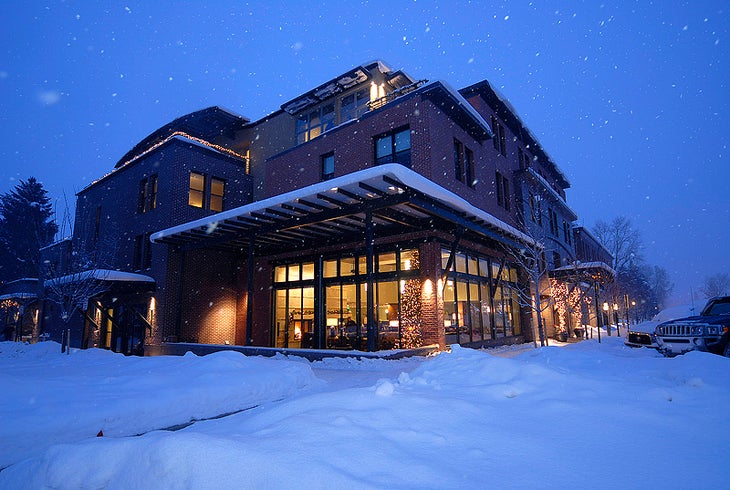 Cheap Digs and Lift Ticket Deals During the high season, chain hotels in nearby Carbondale offer affordable rooms, while neighboring Basalt is home to no-frills motels. However, by…