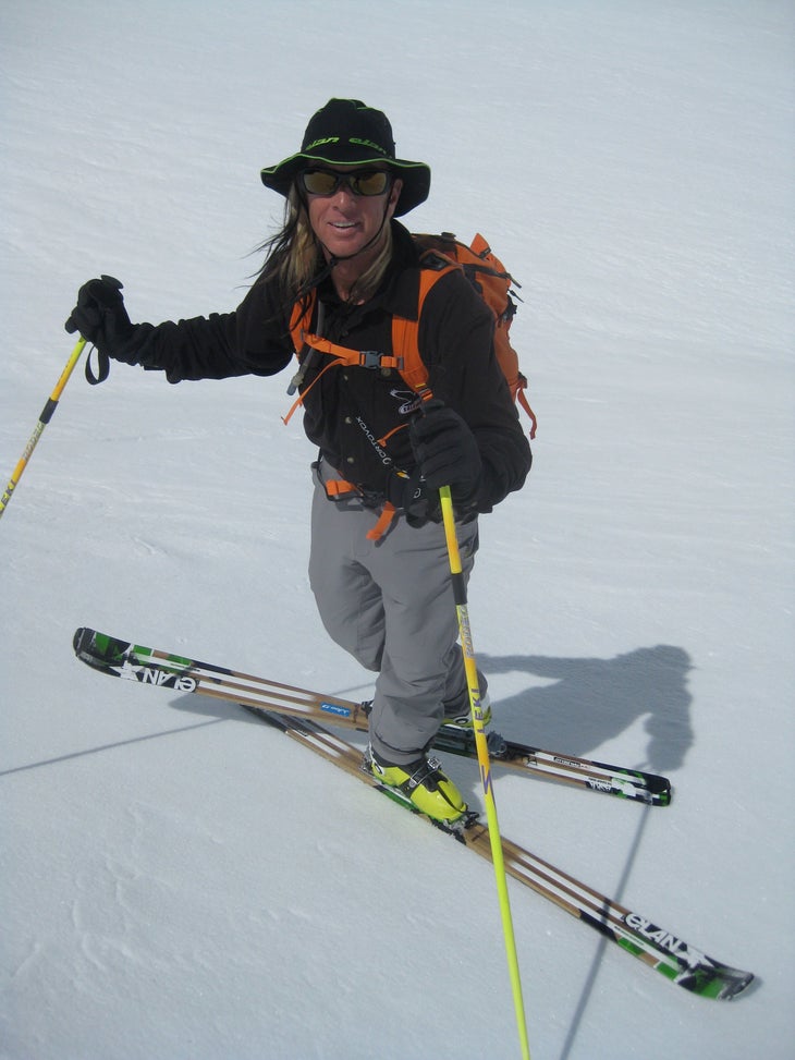 Step Three Bring all of your weight onto your uphill ski. Get stable.