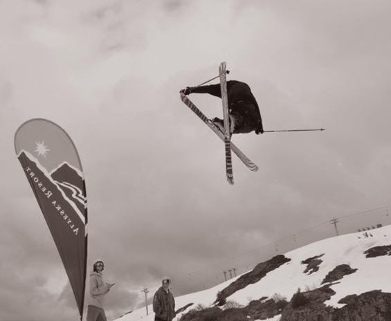 Coaching at Ski Camps Tim Durtschi, an Atomic athlete and founder of Saga Outerwear, who secured third place at this year’s Red Bull Linecatcher, had a successful season.…