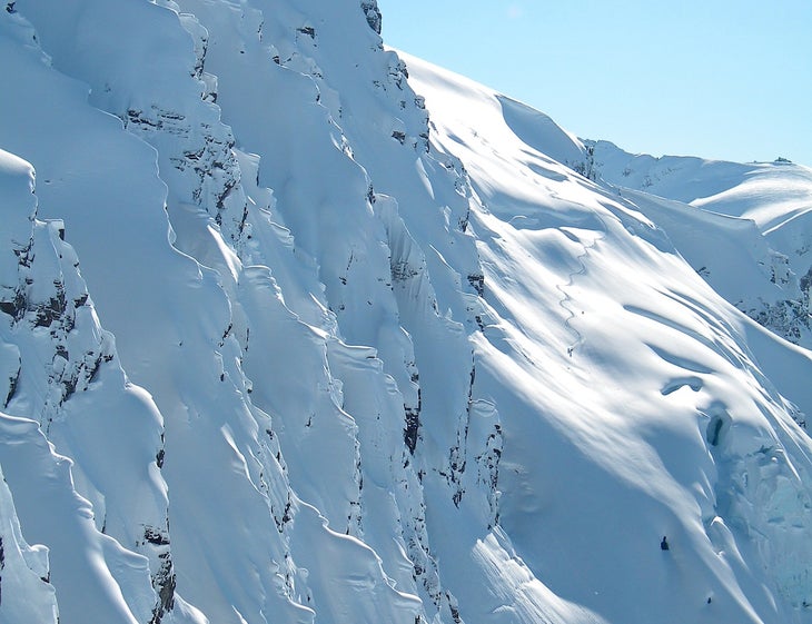 A Heli Guide Skis Pow This is why everyone wants to come to Valdez: The mountains are simply better than almost anywhere else in the world, not to mention the powder. In…