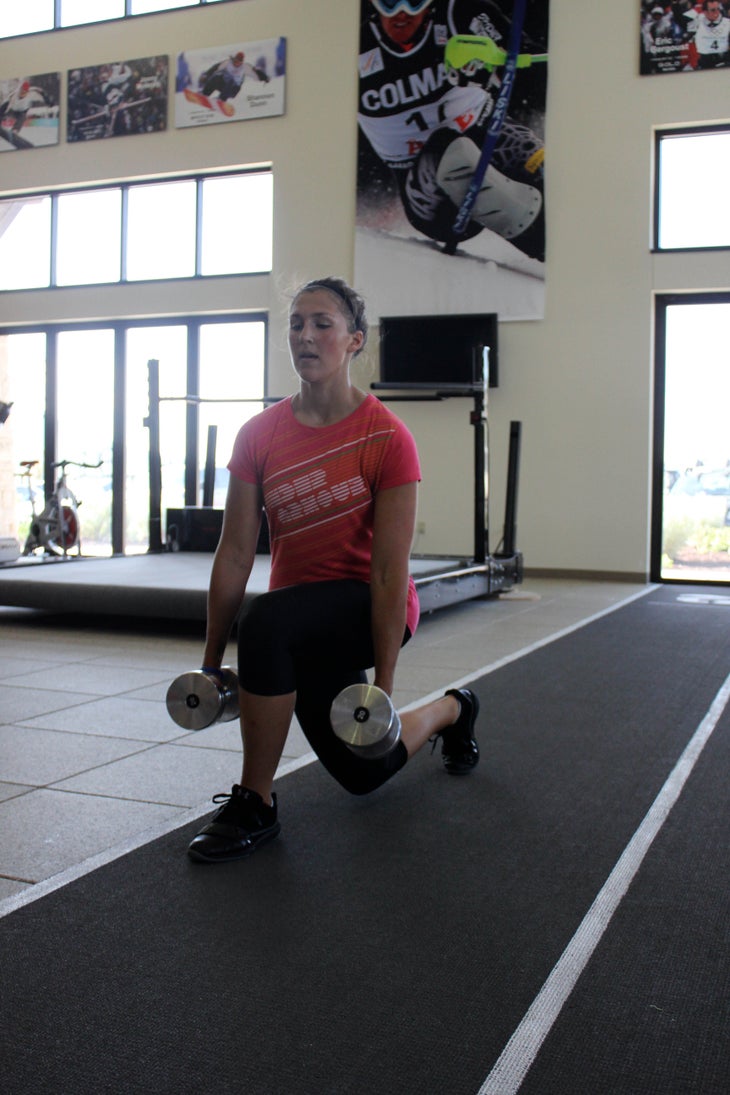 Crossover Lunges This exercise develops single-leg strength, balance, and mobility in the hips. Single-leg strength is animportant element of greeskiing, and the …