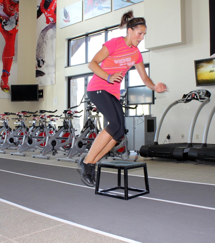 Equal Weight Remember to maintain equal weight on both feet, keeping your hips square, as you move through the exercise.