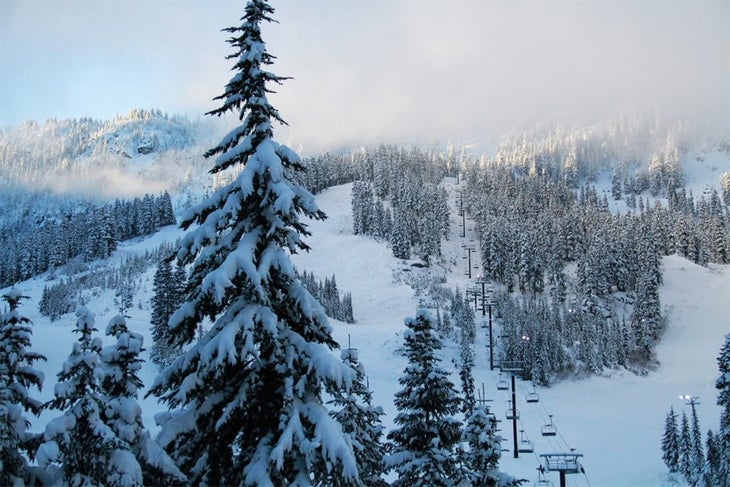 Stevens Pass got 29 inches in the past 48 hours None