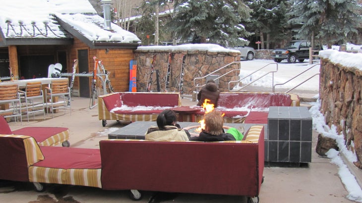 Drinks: 39 Degrees No matter what time of day or night, 39 Degrees in the Sky Hotel is thumping. It’s Sex in the City meets skeevy ski town bar. Sure, it’s trendy, but…