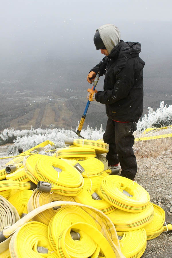 New Hose: Christmas for Snowmakers With flurries falling and temps dropping into the teens on Sunday night, Sugarloaf, Maine, began snowmaking operations in preparation for the 2012-13…