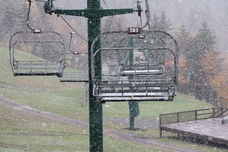 Snowshoe's First Snow Snowshoe Mountain in West Virgina got its first flakes of the season on Monday October 8th. They're looking forward to a December 8th opening. Ski…
