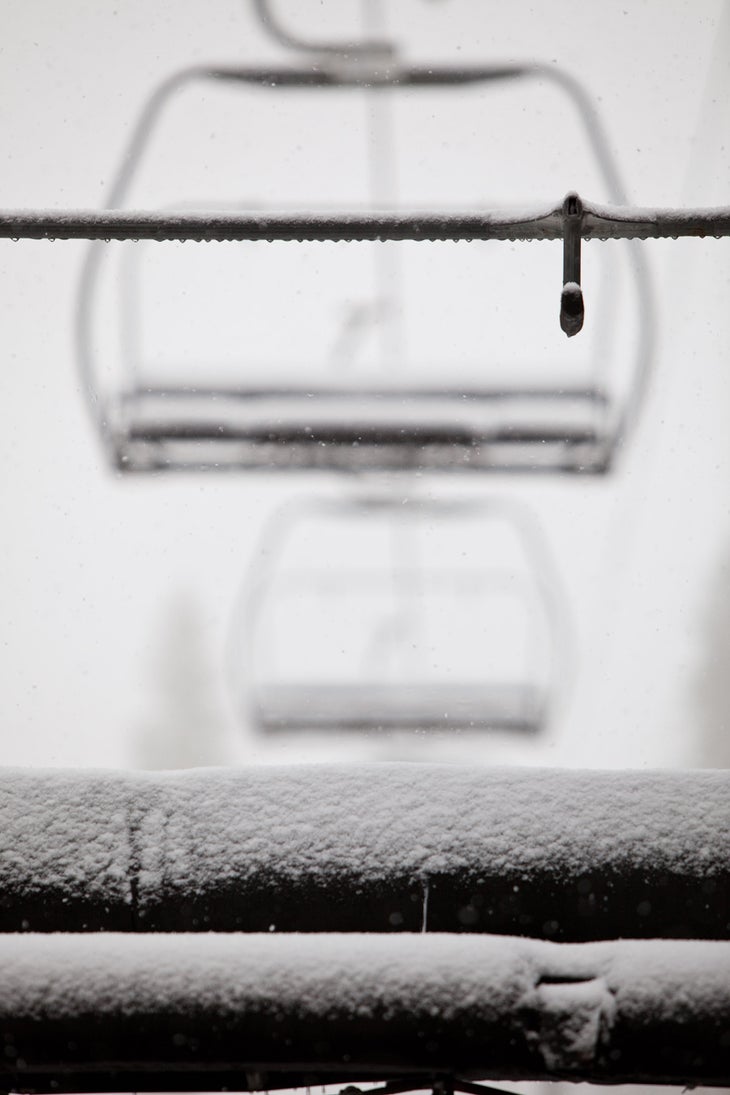 Snowy Chairlift at Snowmass The #contentcrew over at Aspen/Snowmass has amazing views to work with, but we're excited they notice all the little things too. Snow on a charlift…