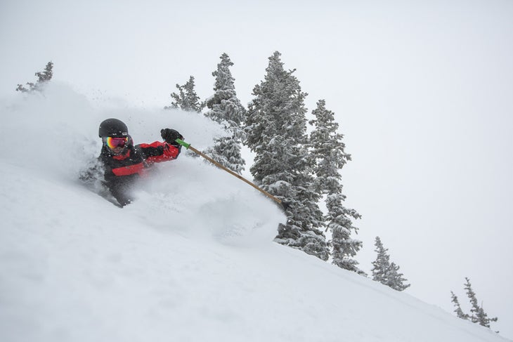 Testing the Discrete Headwear’s research and design strategy is dependent on “the greatest snow on earth.” Discrete’s founder and pro-skier Julian Carr relishes…