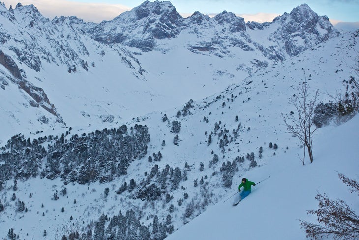 Ski Meribel Smack dab in the middle of the 3 Vallées, Meribel is an ideal base camp for the area. Meribel-Mottaret, the highest village in the Meribel valley,…