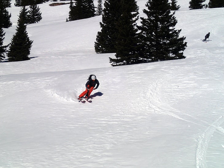 Photo-Worthy Turns Photographer Trent Bona makes some photo-worthy turns for the camera, while Dustin English, Voormi's managing director, drops a knee for some tele…