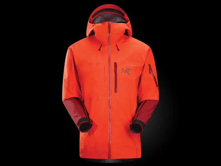 Arc’teryx Men's Caden Key Features: - Articulated cut - Micro seam-seal reduces weight - Helmet-compatible hood - Snow skirt connects to pants - Internal mesh dump pockets…