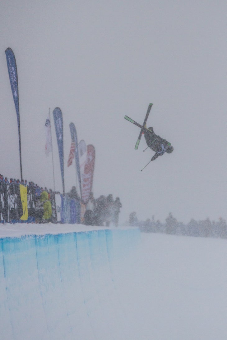 Bones with 6th Justin “Bones” Dorey (Canada) grabs tail on a right-side cork 900 mid run. Although he was able to put down a run, Dorey ended in 6th with a 76.40.
